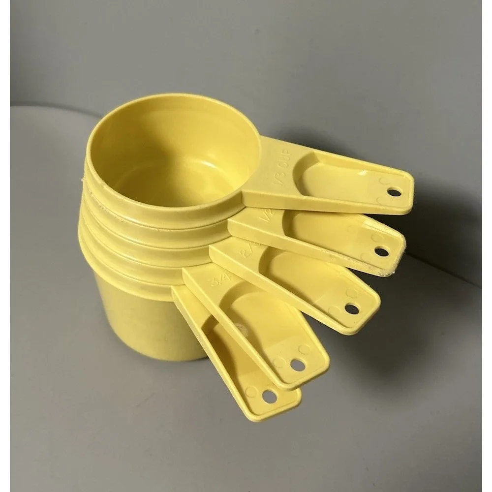 Vintage TUPPERWARE Yellow Nesting Measuring Cups - Set of 5 / Made in USA